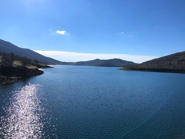 キャンプ地の野反湖