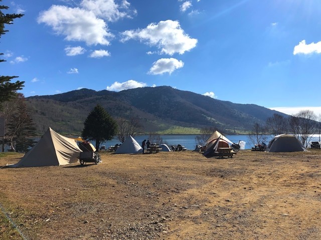 野反湖キャンプ場のテントエリアにアクセスした様子