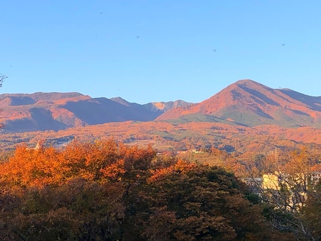 小諸城の天守から見る山並みの景色
