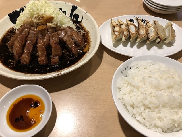 トンテキラーメンちゃんで頼んだメニュー