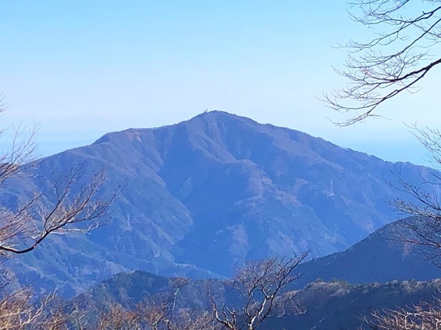 丹沢三峰縦走ルートから眺める大山