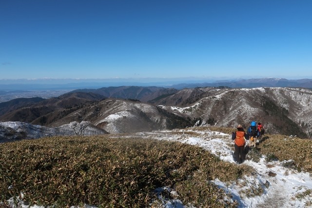 東雨乞岳からの下山の様子