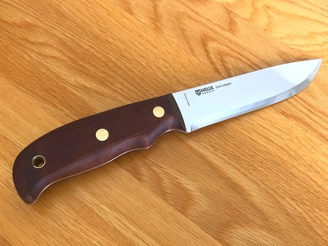 ヘレナイフディディガルガルの美しい刃の様子