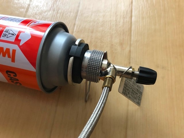 ＣＢ缶にＯＤ缶の金口をセットした状態