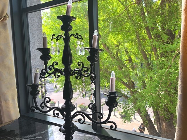 カフェドゥラプレス横浜窓際席