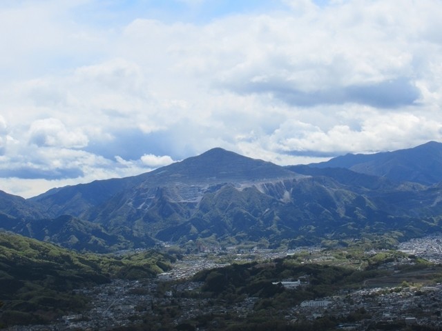 蓑山・美し山公園から奥武蔵の盟主武甲山景色