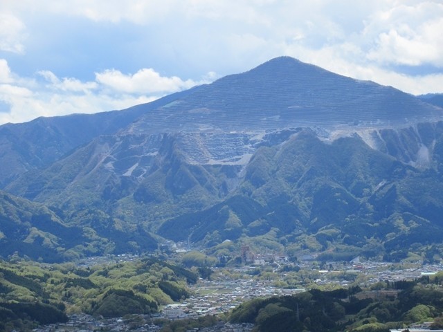 武甲山採掘の様子