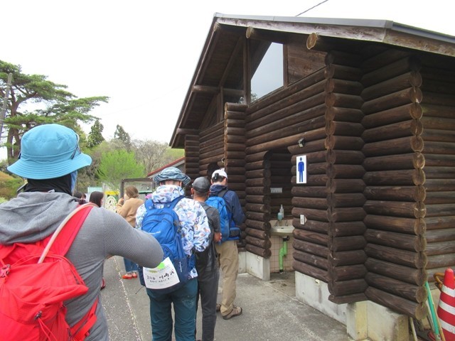 メーメーハウスの公衆トイレ混雑の様子