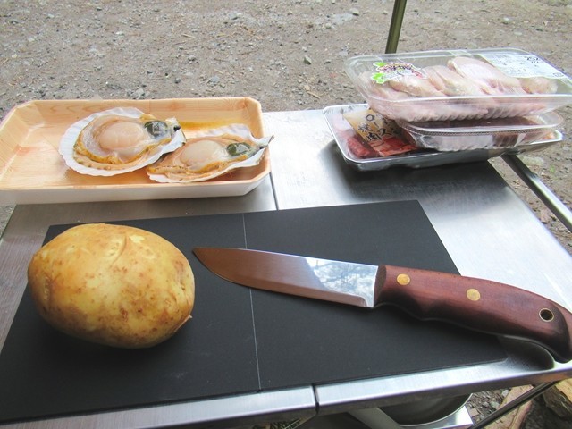 ヘレナイフディディガルガル切れ味のレビューの様子