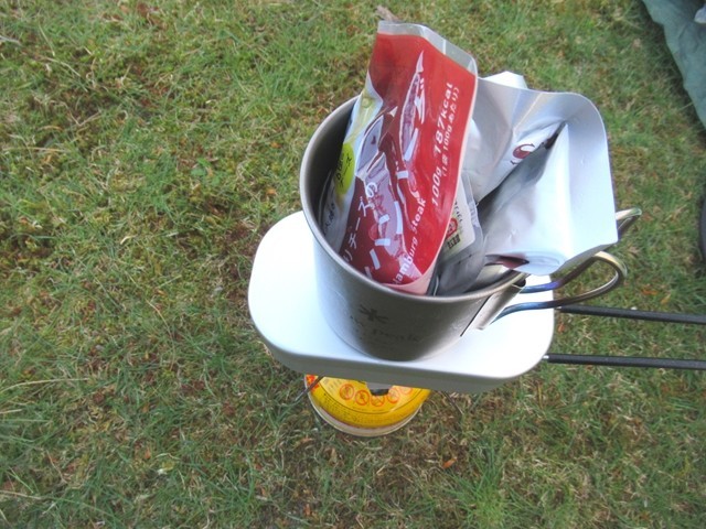 炊飯しながらお湯も沸かせている様子