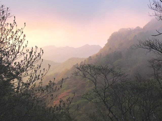 台高山脈テント泊縦走日の出