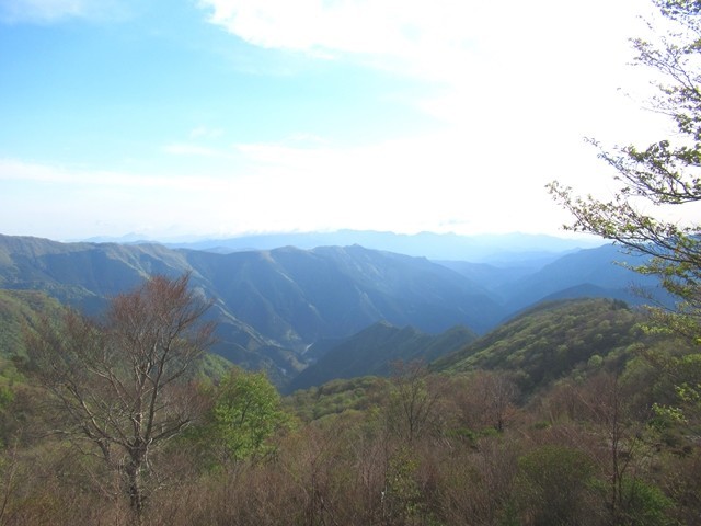 >霧降山からの台高山脈景色