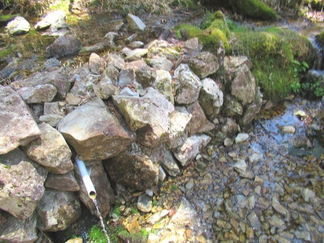 日出ヶ岳の水場