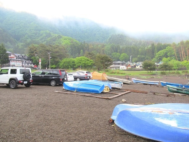 西湖の釣り人