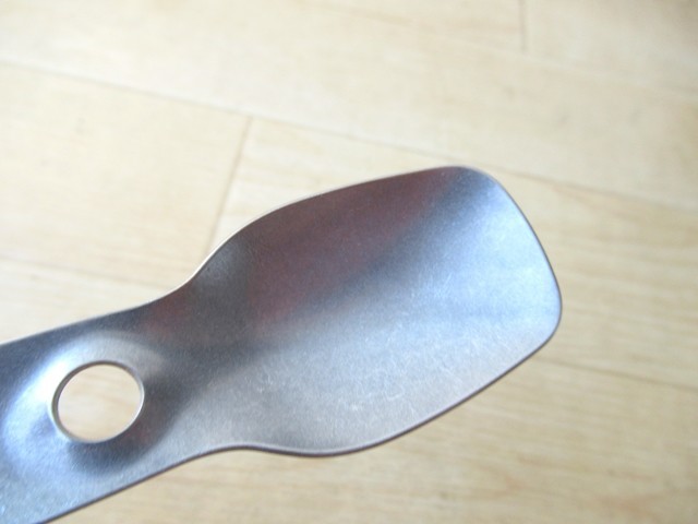 ユーコ(UCO)チタンスポークスプーンの様子