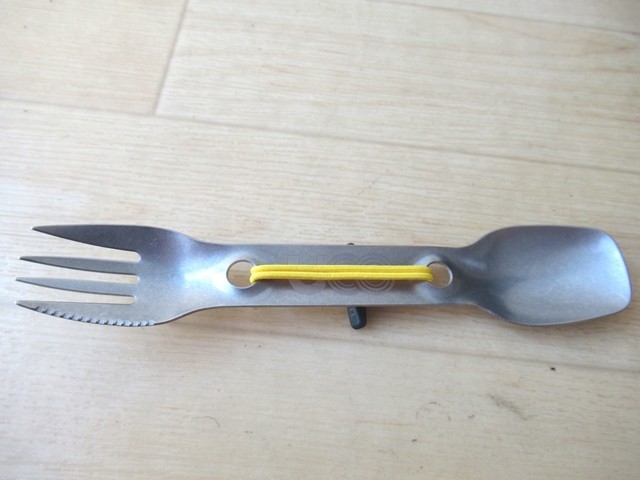 ユーコ(UCO)チタンスポーク2つの穴のデザイン