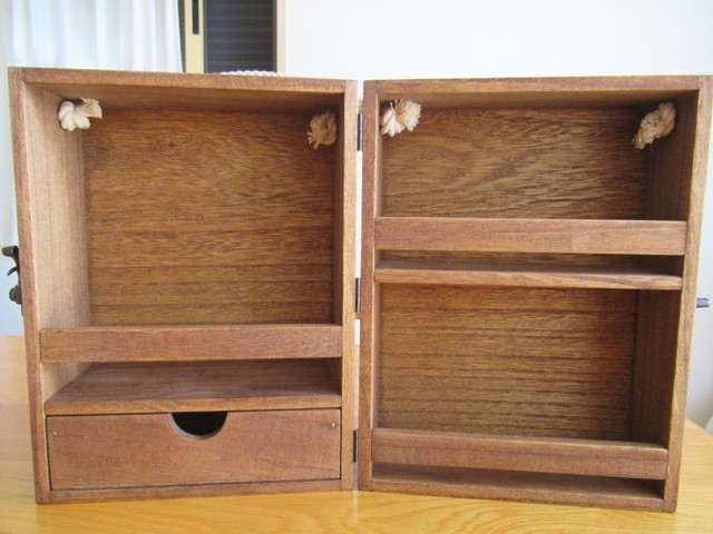 キャンプに映えるおしゃれな木製ボックス