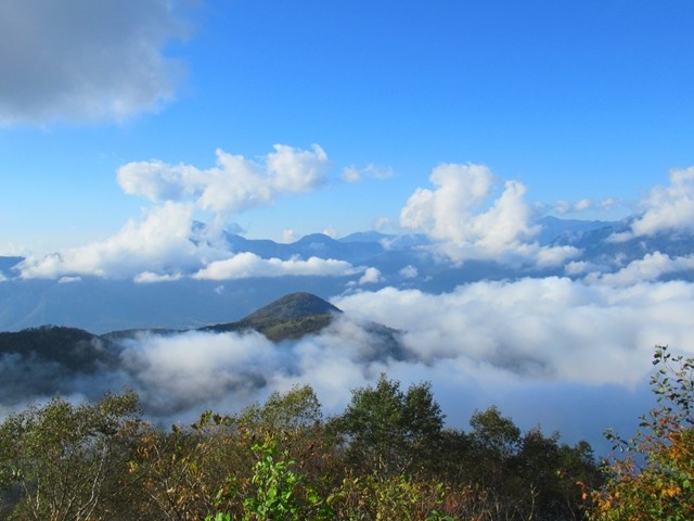 飯縄山から北アルプス方面の景色