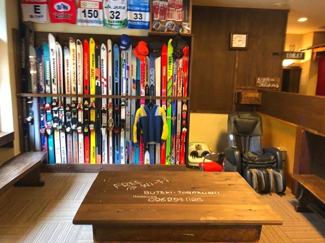 神告げ温泉戸隠湯行館スキー道具
