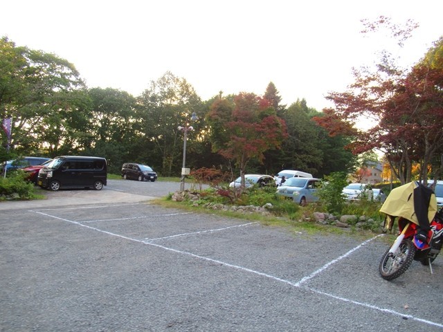 戸隠神告げ温泉湯行館の無料駐車場