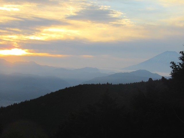 県民の森グリーンロッジからの富士山の景色