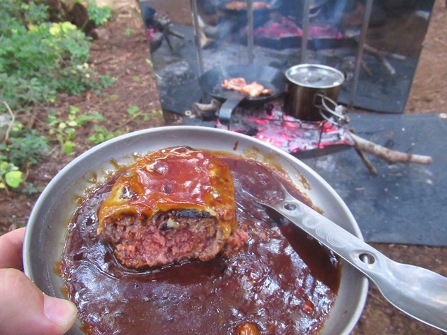 完成したハンバーグ