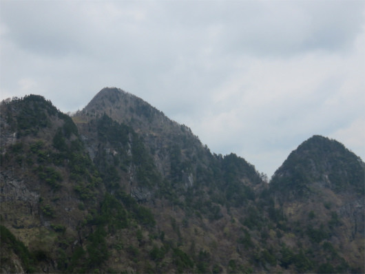 違う角度から撮った大普賢岳の様子