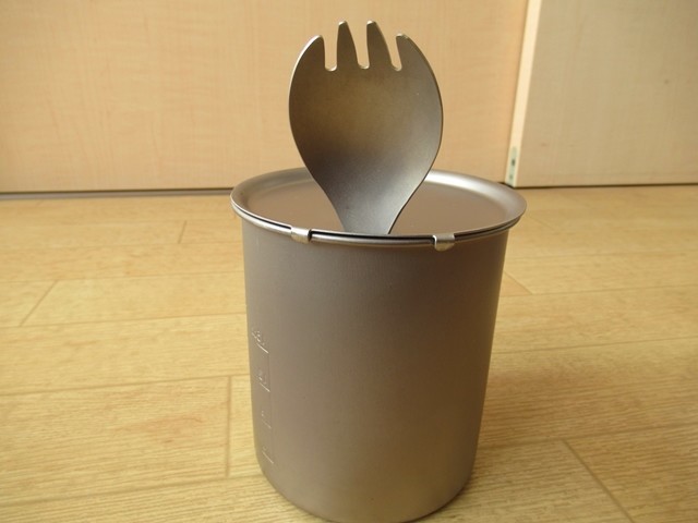 スノーピーク先割れスプーンとスタッキングの様子