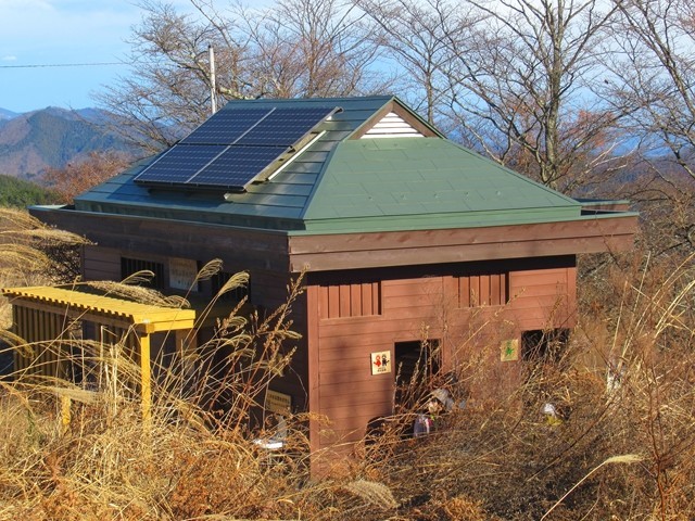 陣馬山のトイレ