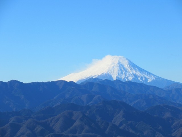 景信山を目指して登山を再開の様子