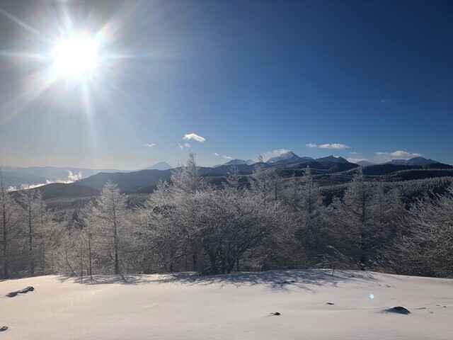 入笠山の山頂から見る甲斐駒ヶ岳方面景色