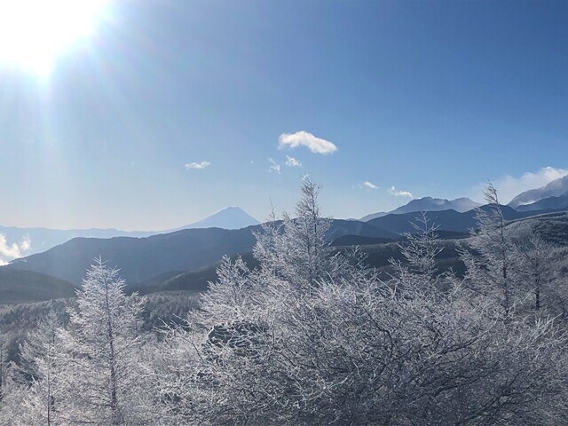 入笠山の山頂から見る富士山方面の景色