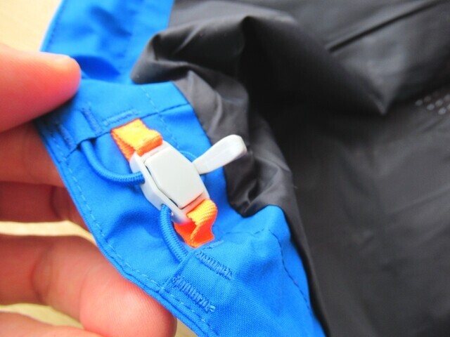 サイズ調整用のドローコード