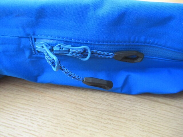 マムートハードシェルジャケットベンチレーションのファスナー