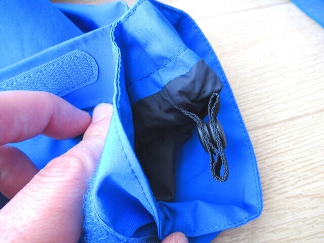 袖口に固定出来るので便利と感じた