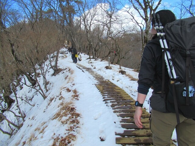 鍋割山の山頂まで偽ピーク