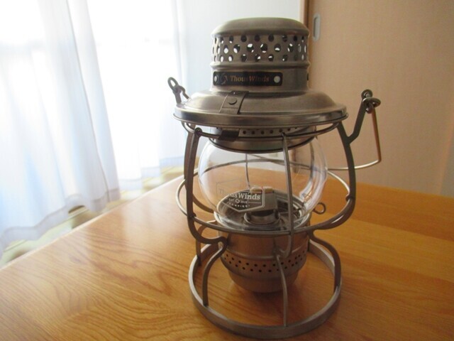ランタンにパラフィンオイルも入れた状態