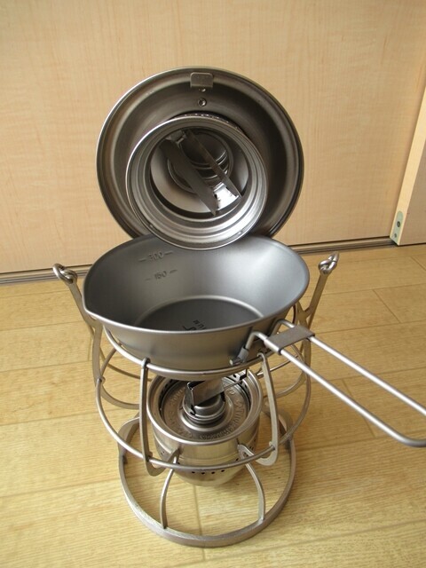 シェラカップを受け止める事が出来るランタン