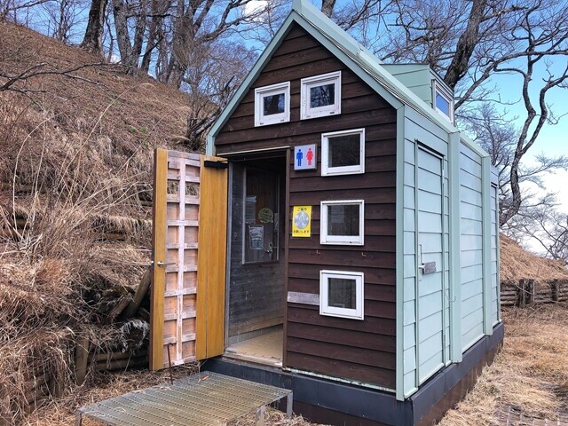 青ヶ岳山荘公衆トイレ