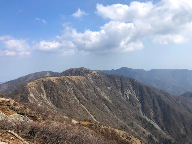 丹沢主脈コースのスタートの様子