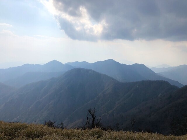 丹沢主脈から見る丹沢主稜コース