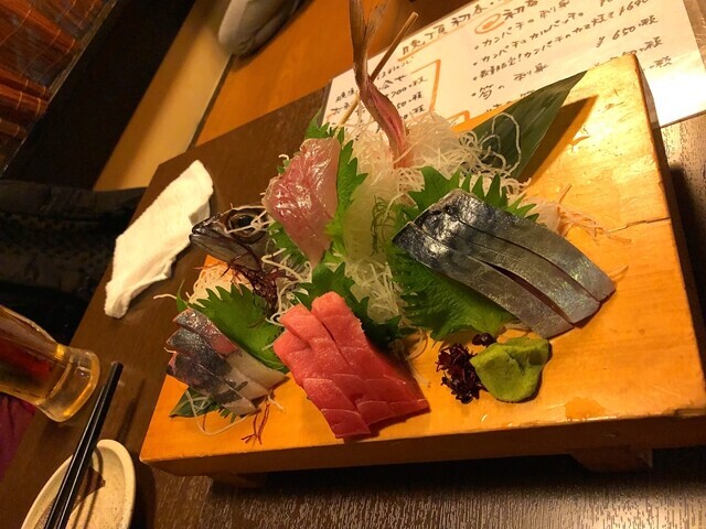 丹沢主稜日帰り縦走の反省会の様子料理