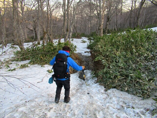 至仏山荘へのルート凍結地帯