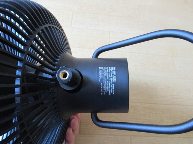 クレイモア扇風機V1040の組み立てが完了した様子