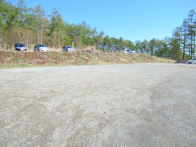 杖突峠にある守屋山登山口駐車場