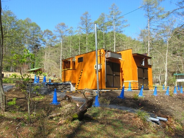 新し建造中の守屋山水吞場のトイレ