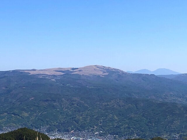 守屋山から見る霧ヶ峰景色