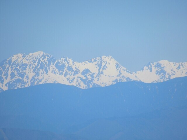 守屋山から北アルプス遠望の景色