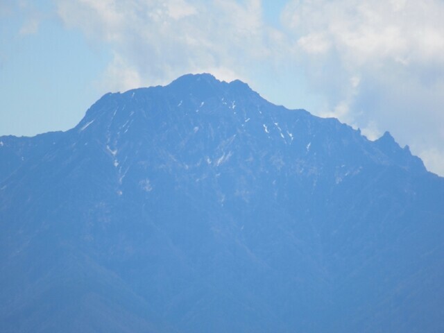 赤岳のアップが守屋山からよく見えた様子