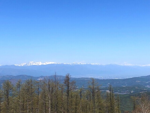 守屋山山頂からの展望の様子